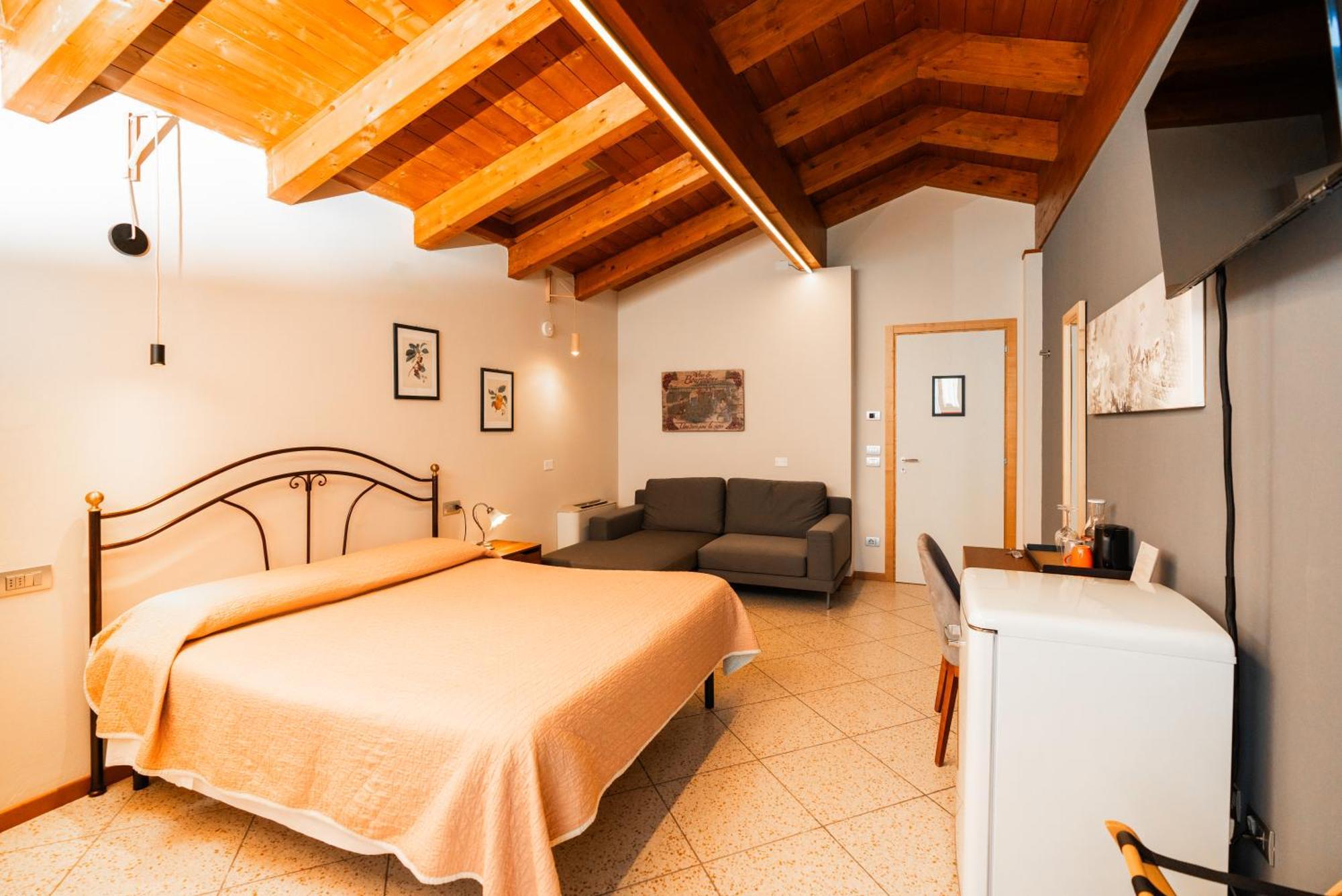 Agriturismo Dei Grippi Sona Eksteriør billede