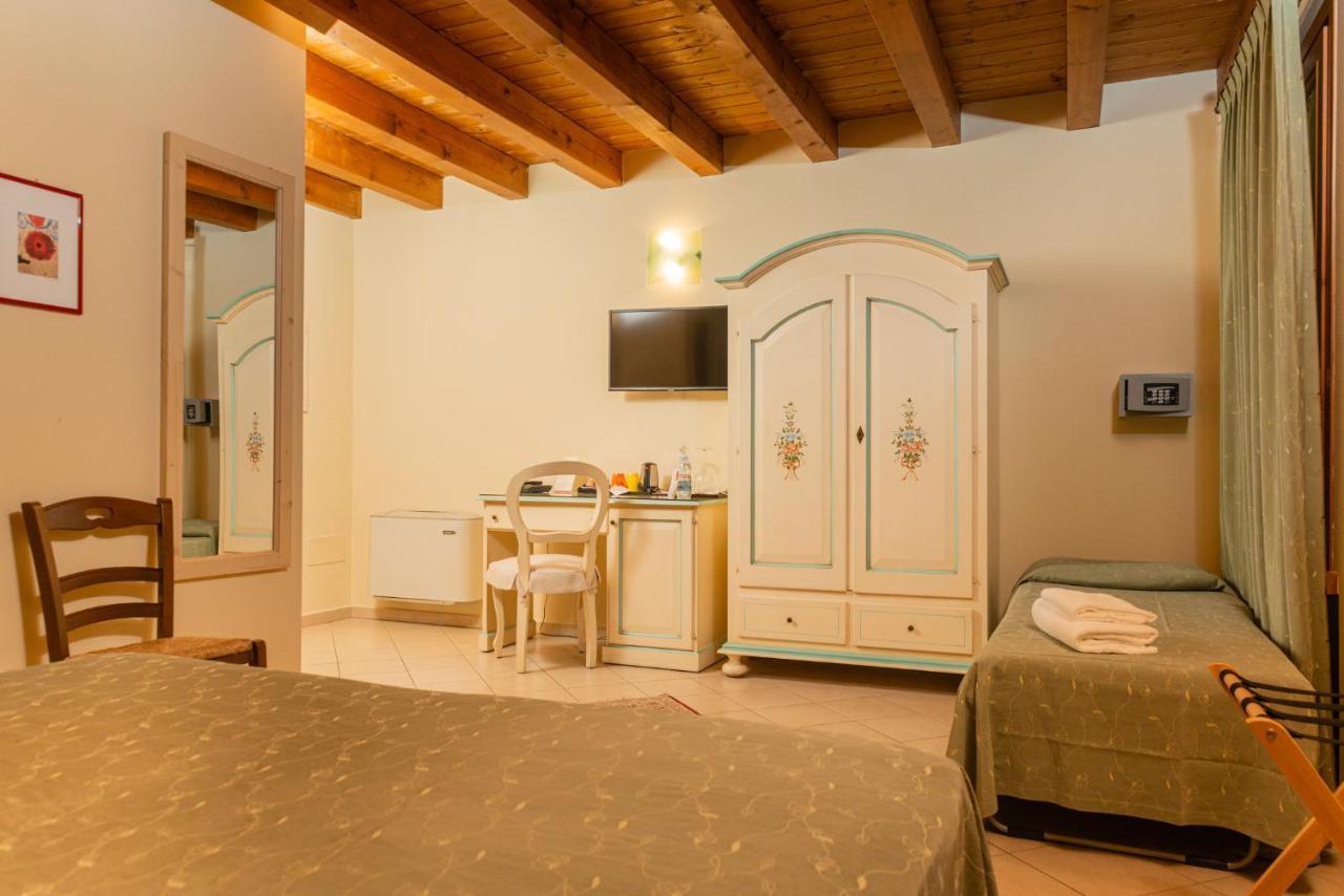 Agriturismo Dei Grippi Sona Eksteriør billede