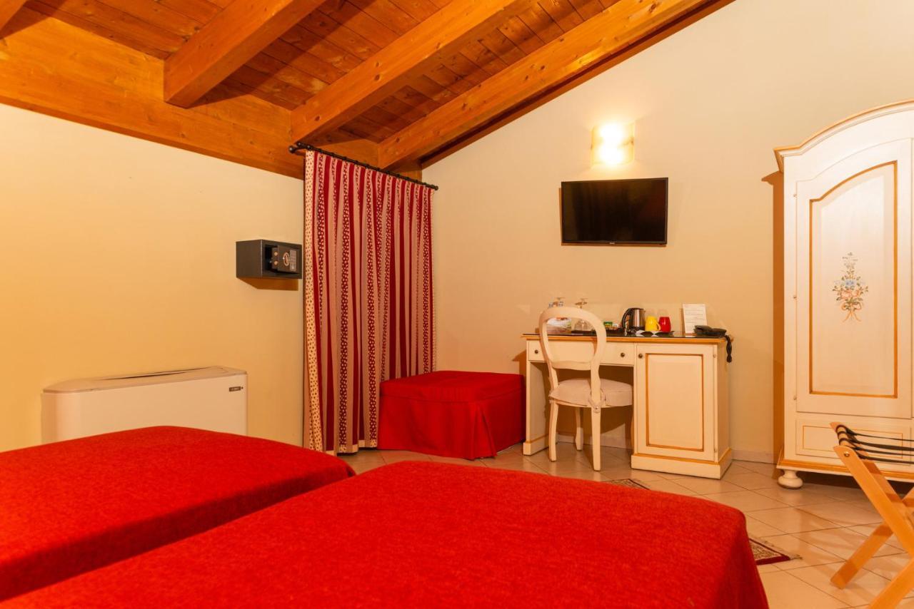 Agriturismo Dei Grippi Sona Eksteriør billede