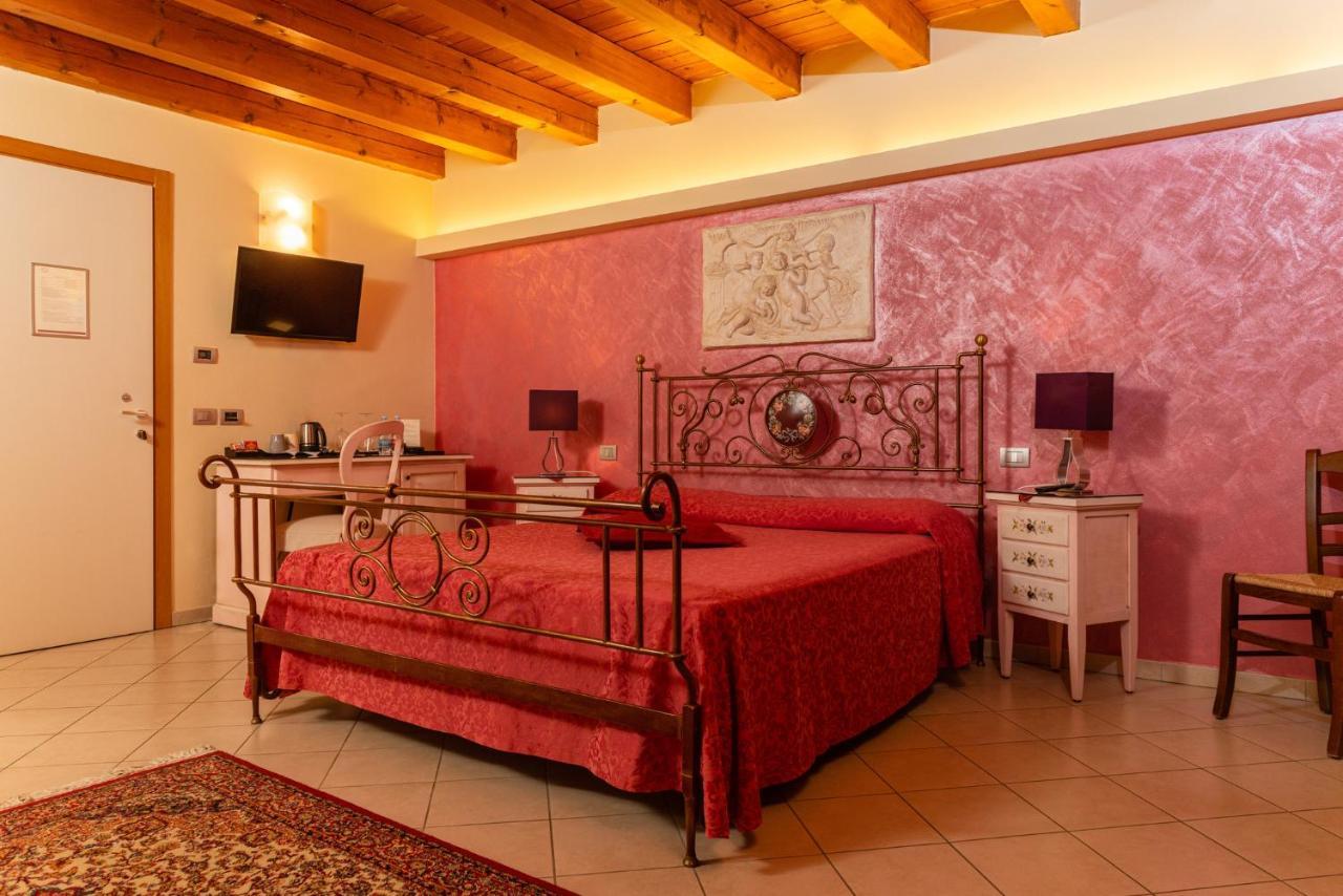 Agriturismo Dei Grippi Sona Eksteriør billede