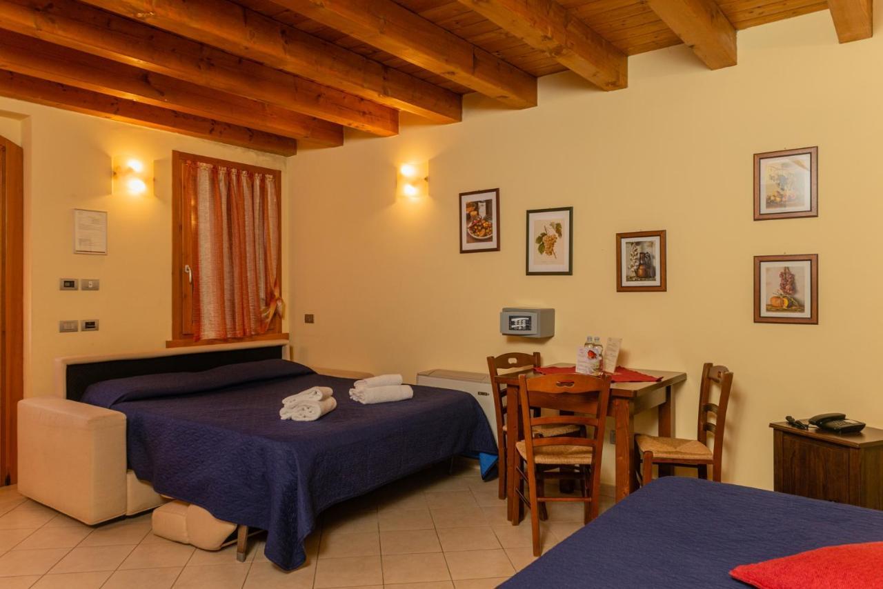 Agriturismo Dei Grippi Sona Eksteriør billede