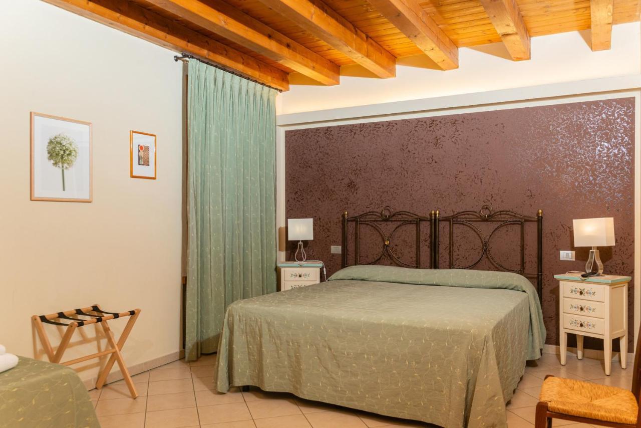 Agriturismo Dei Grippi Sona Eksteriør billede