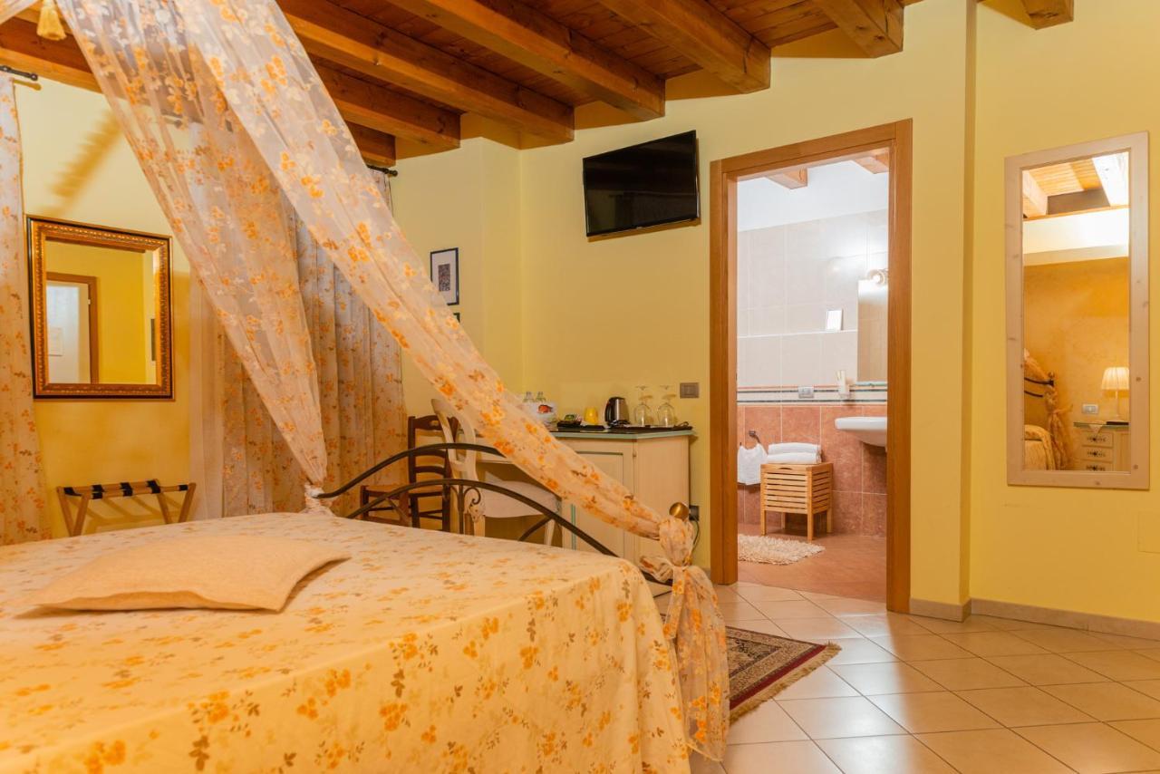 Agriturismo Dei Grippi Sona Eksteriør billede